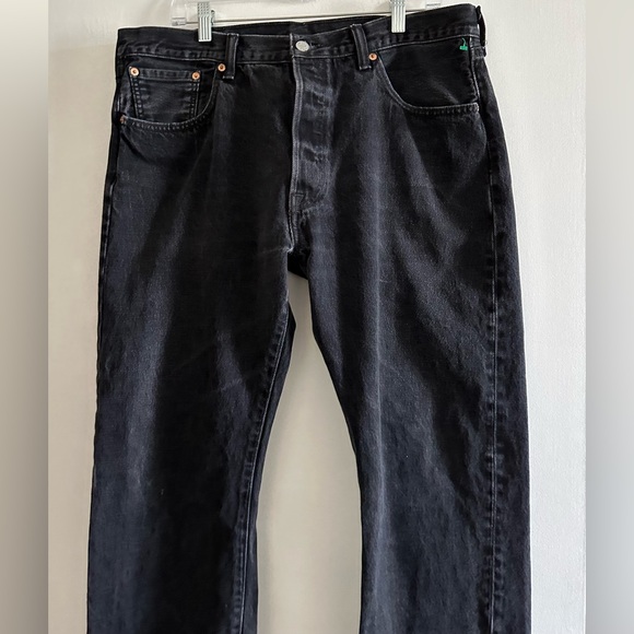 Levi Strauss Levi’s Black 501 Straight Leg Classic Denim Jeans Size 38X30 EUC - Picture 4 of 12